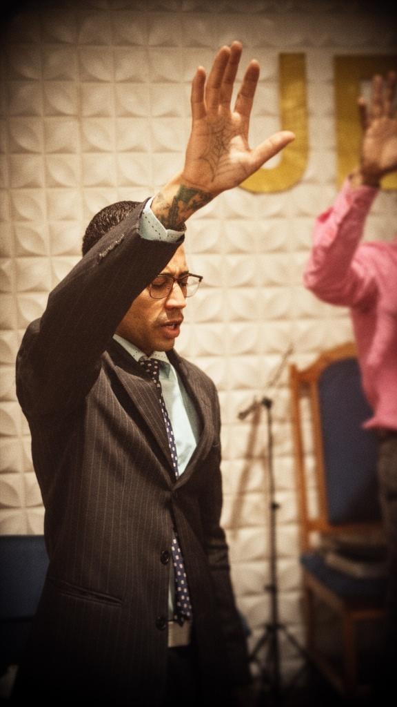 edite-esta-imagem-em-uma-fotografia-profissional-b4of0s8ytj