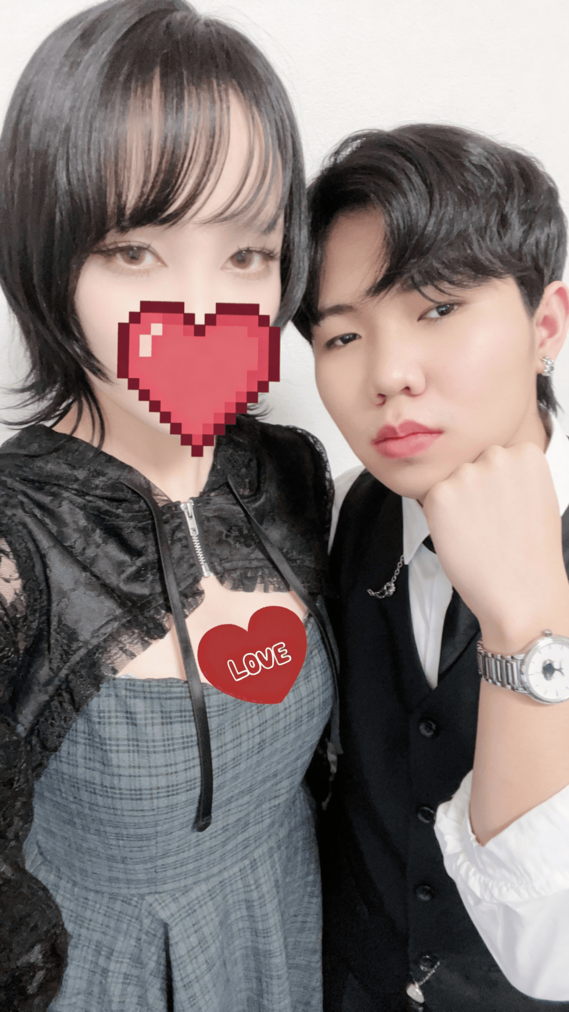 add-a-man-standing-next-to-him-taking-a-selfie-ms17tzj40i