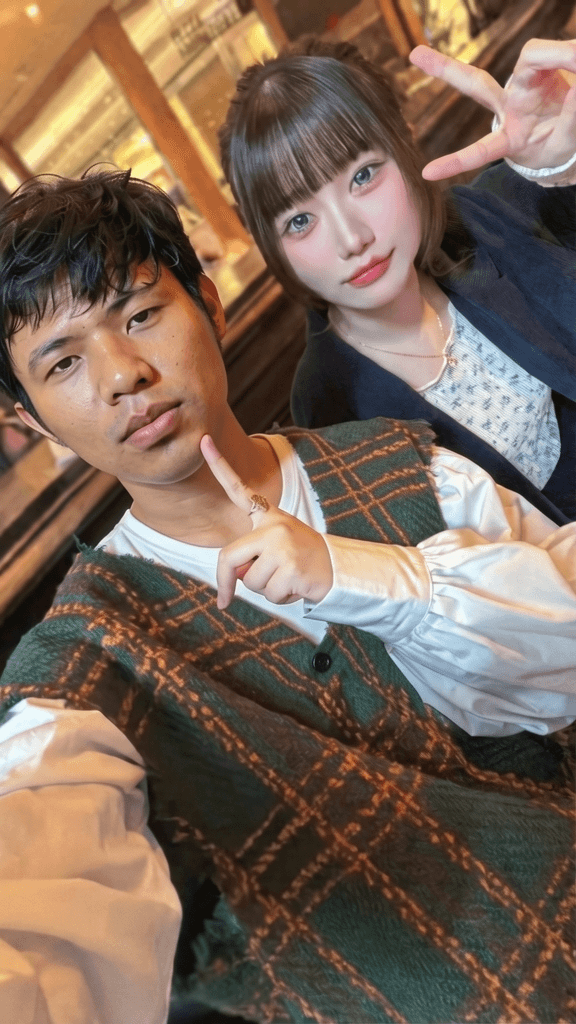 replace-left-woman-with-man-60dpi89mq2