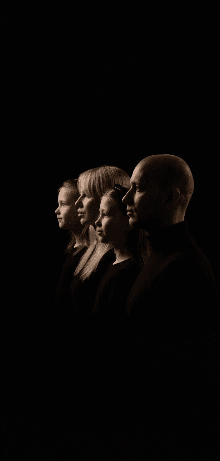 studijnyj-portret-lyudej-na-chyornom-fone-p46r4ltp1b