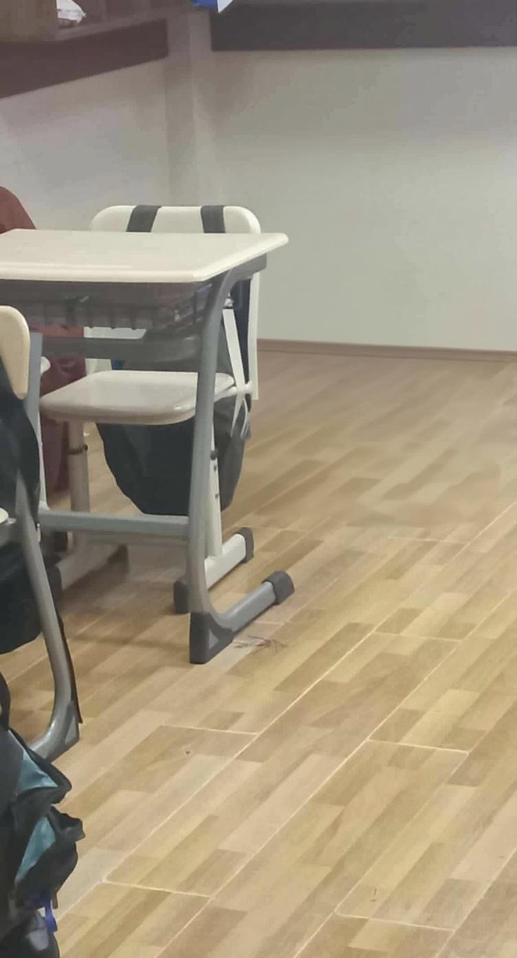 remove-this-person-from-the-photo-964akg31fd