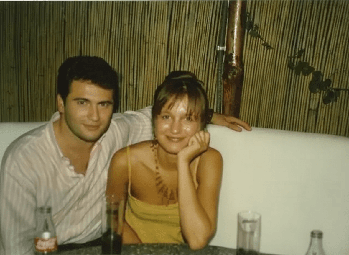 center-the-people-in-the-picture-q9iyii5zw2-1