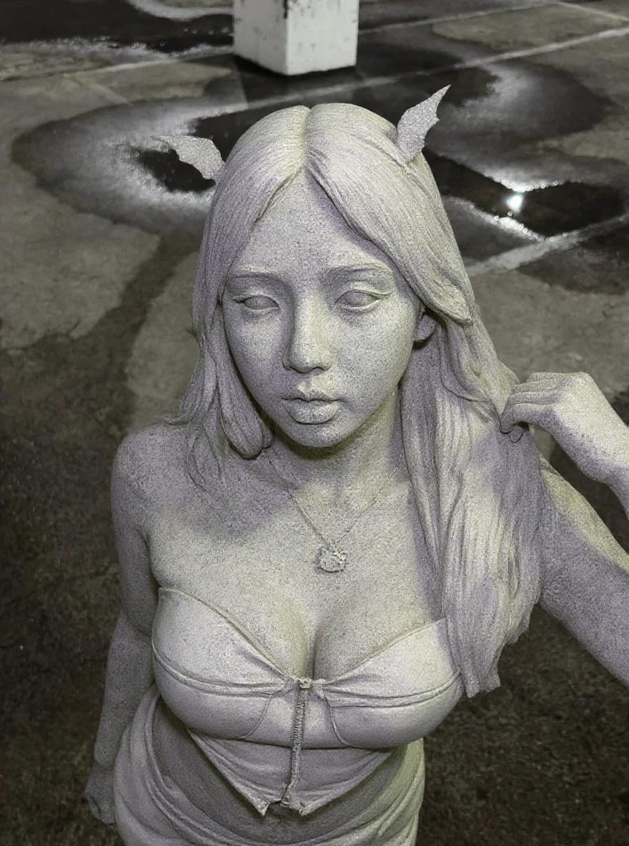 turn-the-girl-into-stone-sculpture-alujpvb8zj