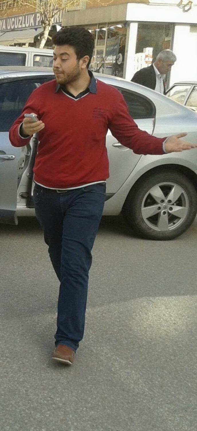 burdaki-resimden-sadece-kirmiziyi-kisiyi-cikar-ve-0yqzzeqvka