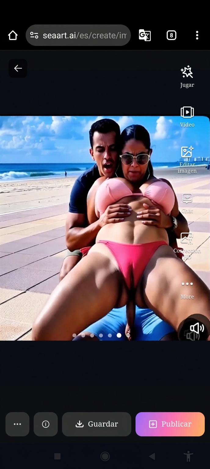 ella-esta-en-medio-lamiendo-sus-pollas-a-la-vez-uxdzyd60sk