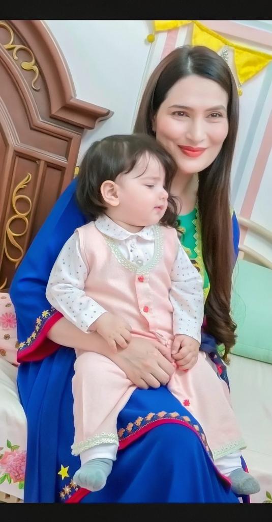 female-standing-and-catch-baby-night-q9ty9e05i1