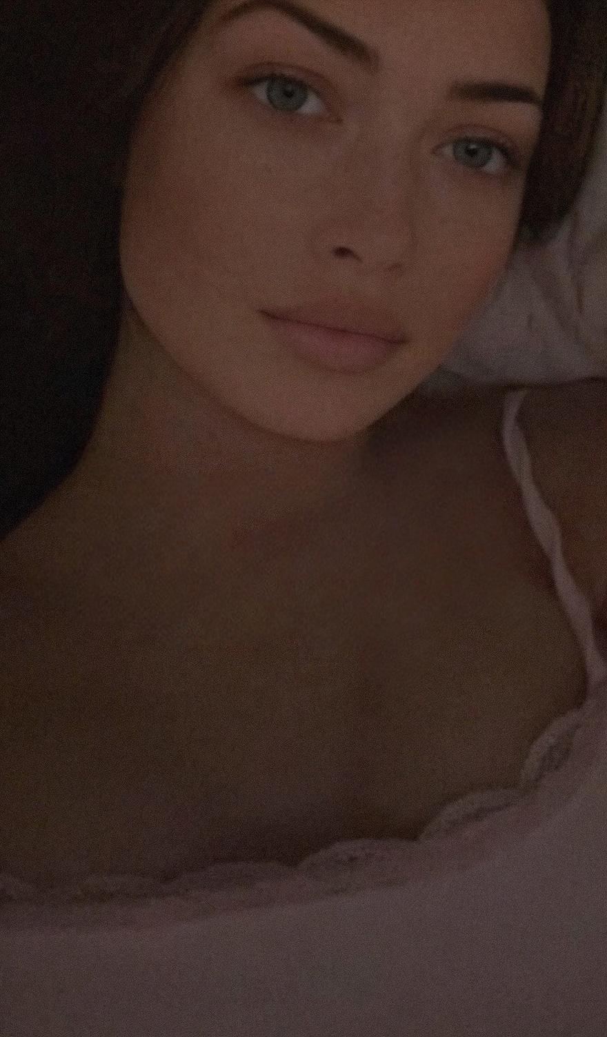 mach-ihren-kopf-gerade-so-das-sie-nicht-seitlich-dcw0klpg5h