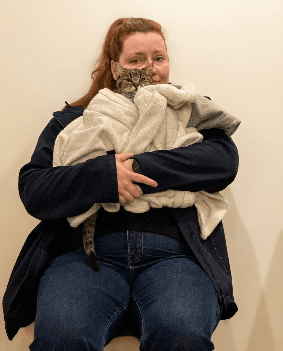 halte-alles-auf-dem-bild-konstant-die-frau-die-2adsct9io0-2