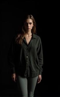 a-portrait-of-a-young-woman-with-natural-lighting-k7drx5i3cw