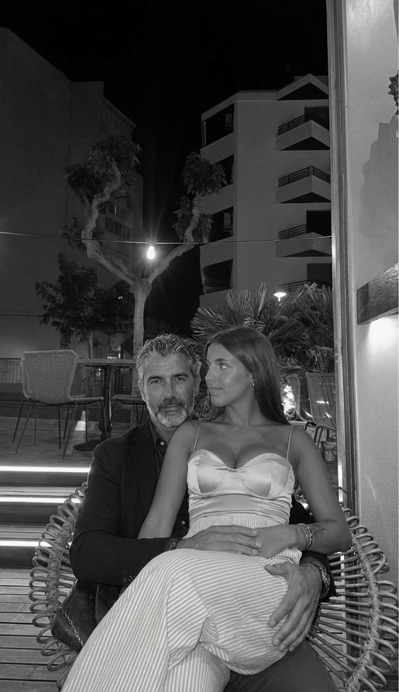 make-this-girl-to-be-sit-on-the-lap-of-a-handsome-zz6igjq8d9