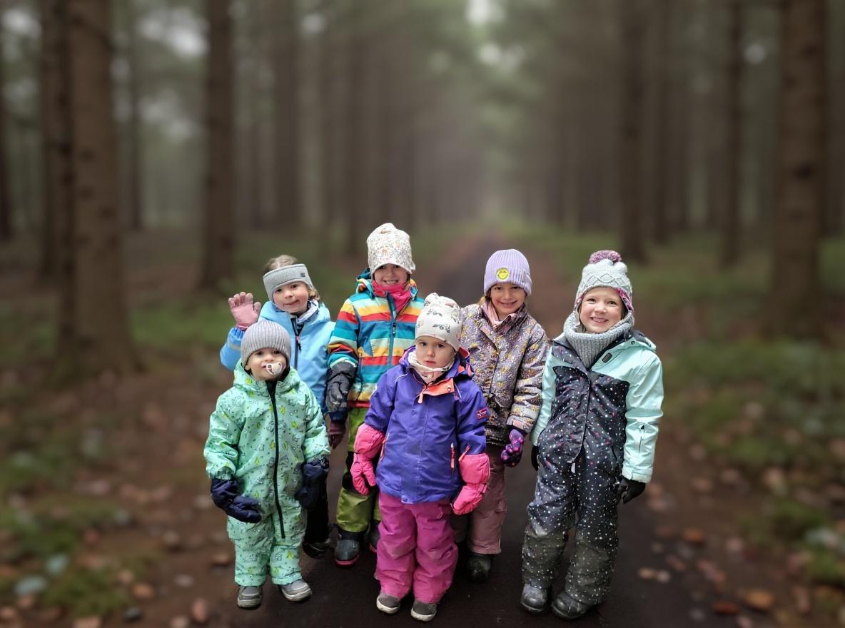 der-hintergrund-soll-verschneit-aussehen-u4y47djhkd