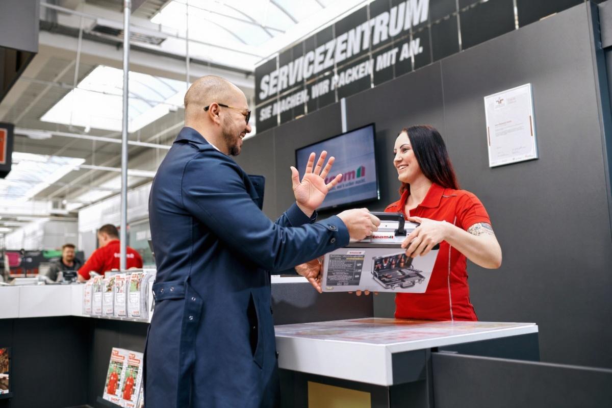 the-woman-waves-goodbye-to-the-man-with-her-left-1um7gzvxa1