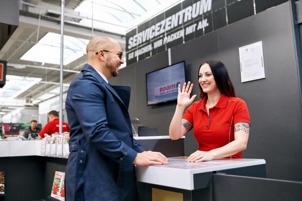 the-woman-waves-goodbye-to-the-man-with-her-right-azgiey7dw1