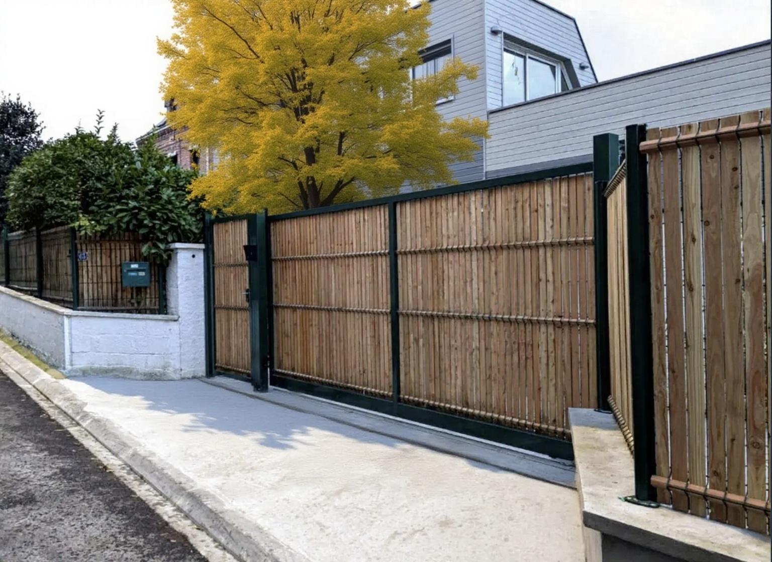 mettre-des-feuilles-dans-larbre-derriere-le-ws484j08l5