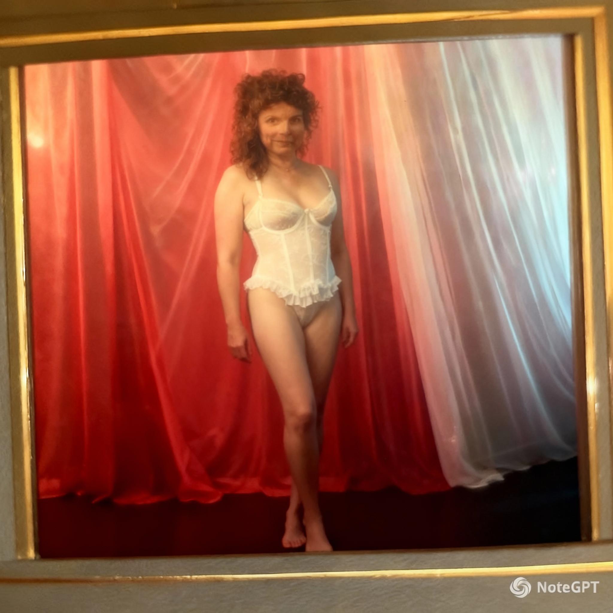 zoom-out-to-full-length-figure-b2c2iqqwem