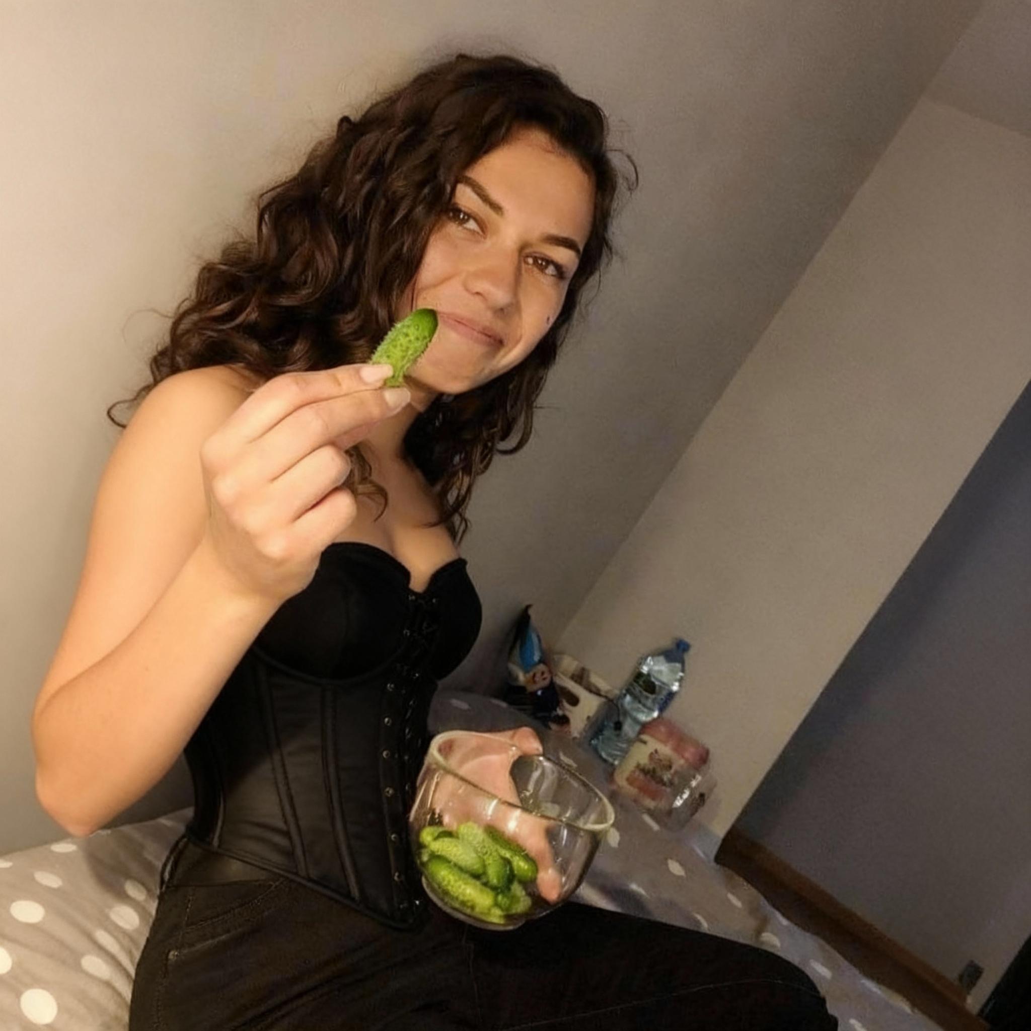 zdjecie-w-biustonoszu-koronkowym-rl8eme6eyh