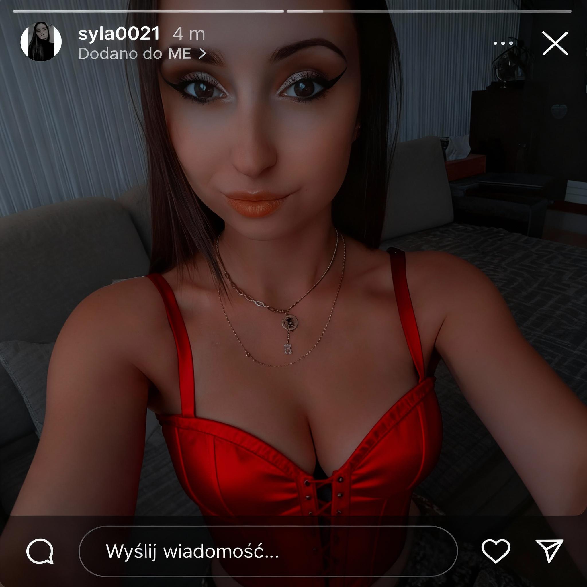 zdjecie-w-biustonoszu-czerwonym-seksownym-wj9g9g54sw