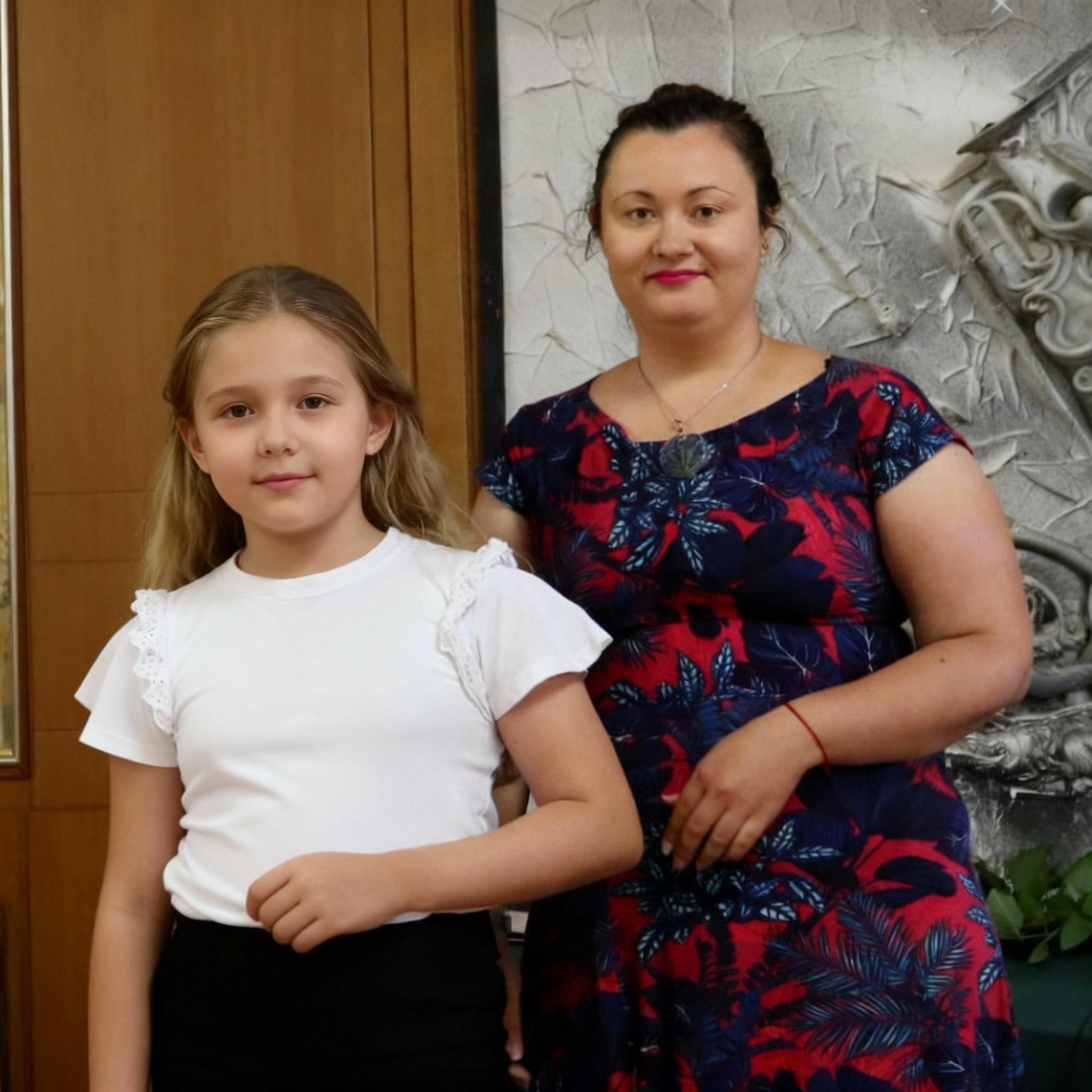 remove-children-hand-on-white-clothe-yf5rtby7mx