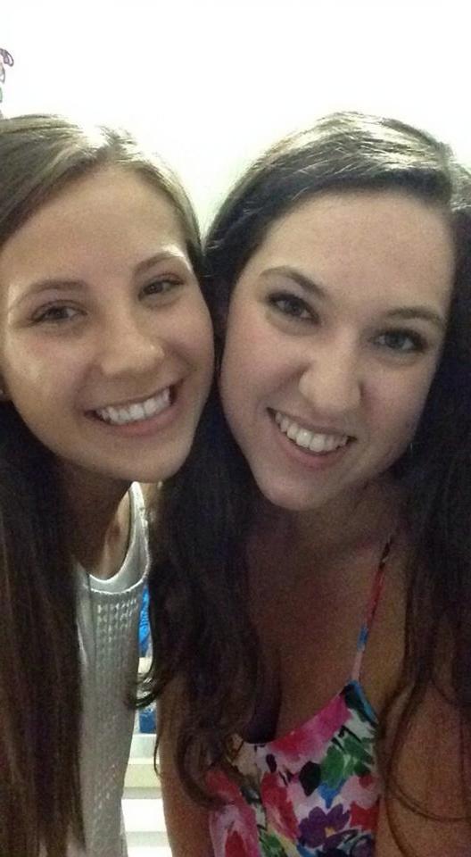 kissing-each-other-0g5dpw2y2i