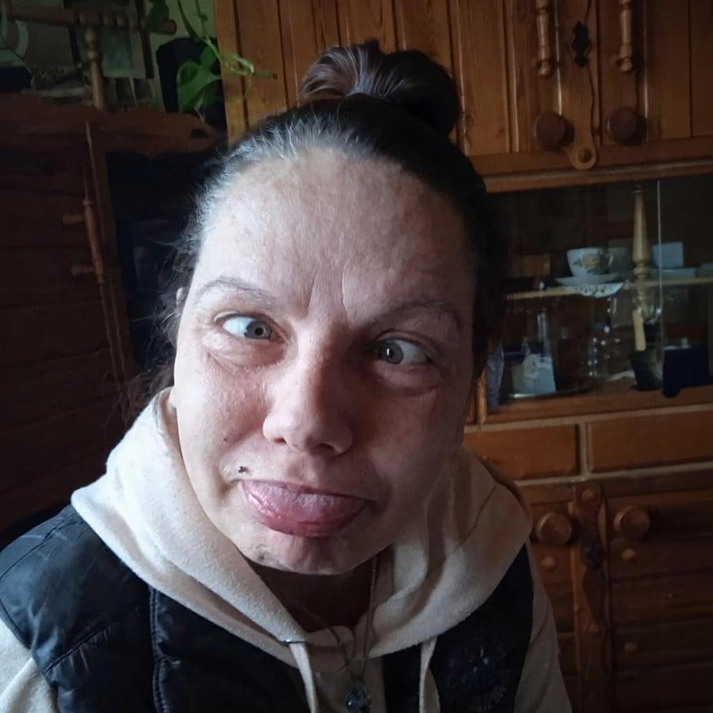 jak-si-dava-pusu-v-zelenem-tilku-t7yjl4re0r