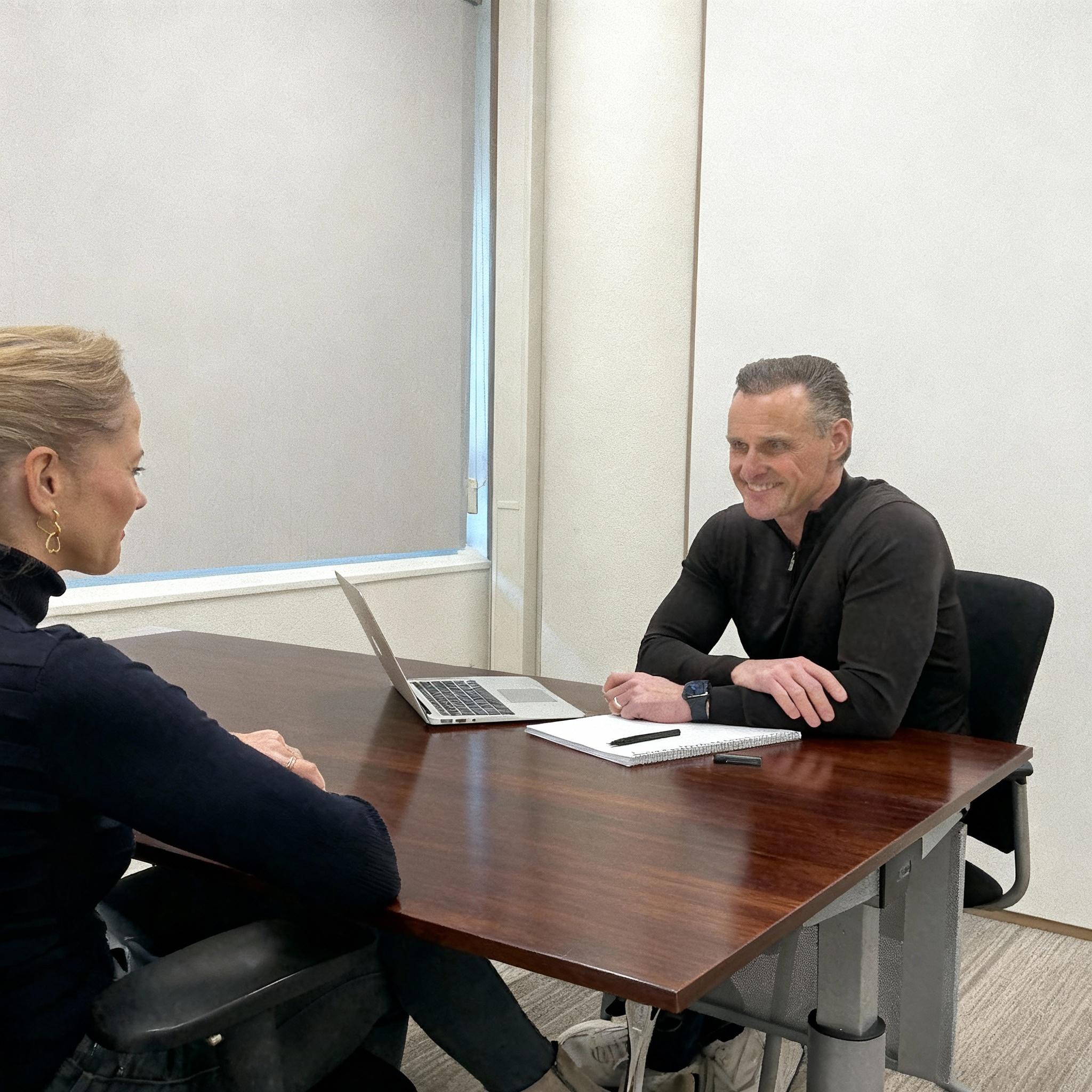 make-a-dark-oak-table-n39tyorhua-1