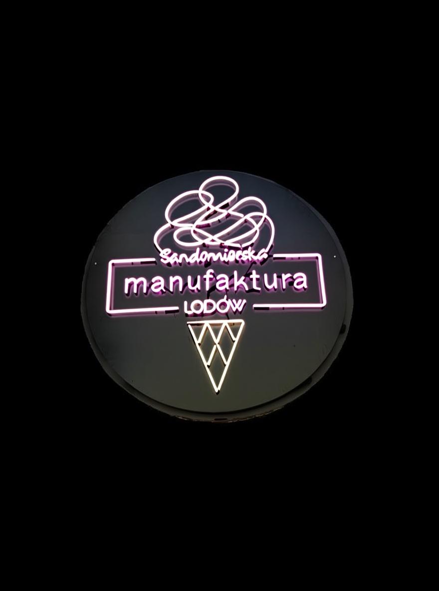 utworz-swiecacy-neon-zachowaj-ksztalt-litery-i-mv9kvgi39d