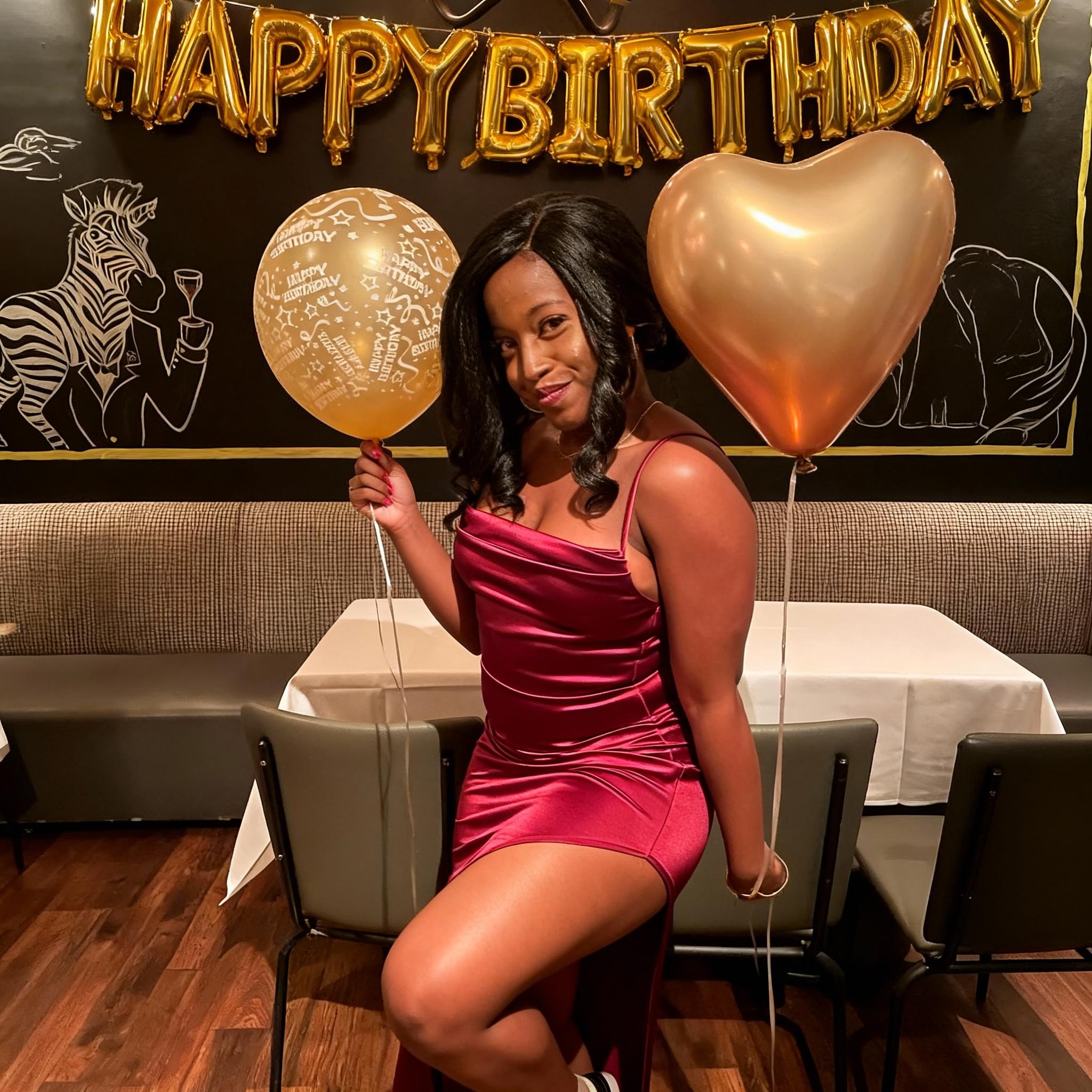 make-her-twerk-adyasqh1lx