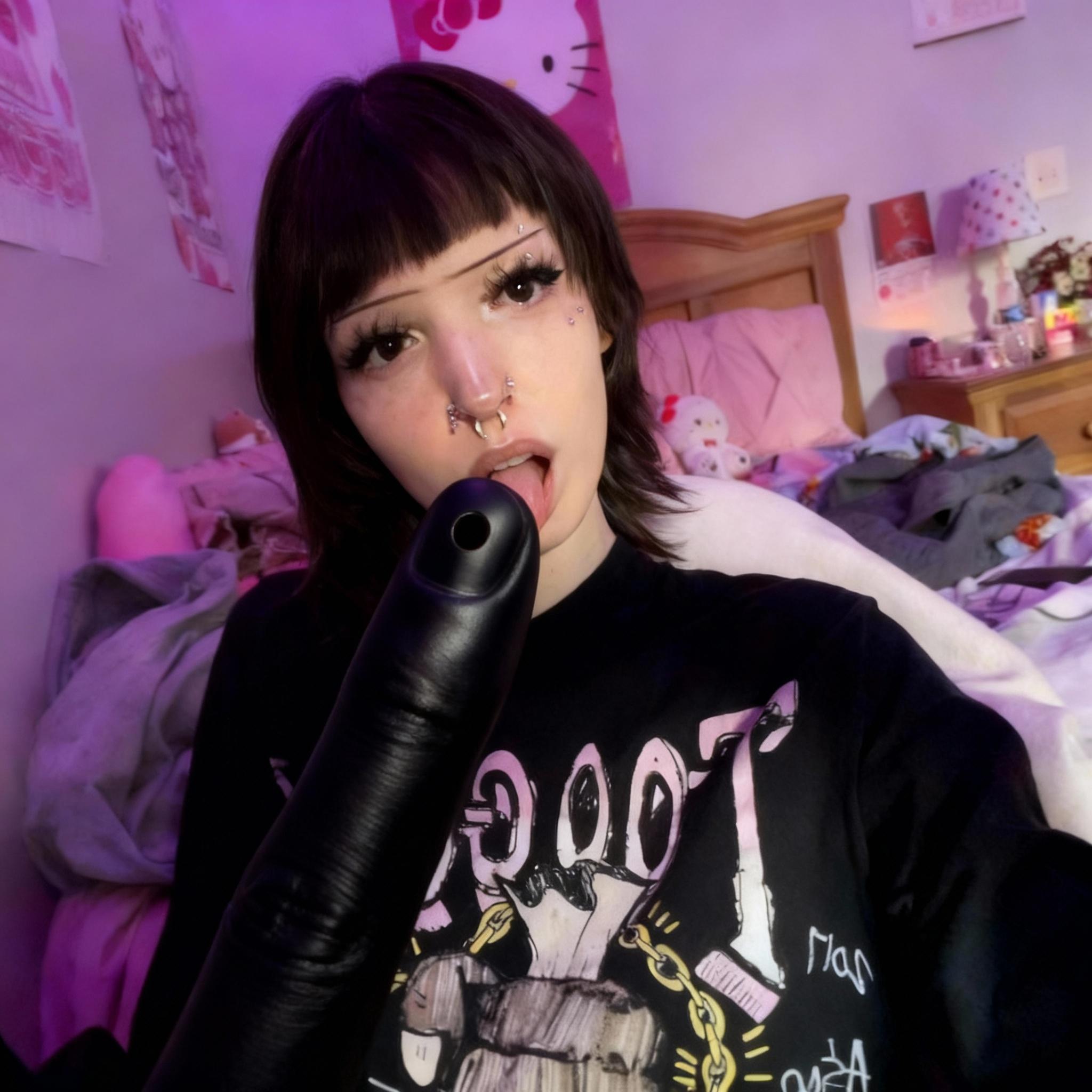 make-the-finger-smooth-and-have-a-little-hole-at-iedkh304gb