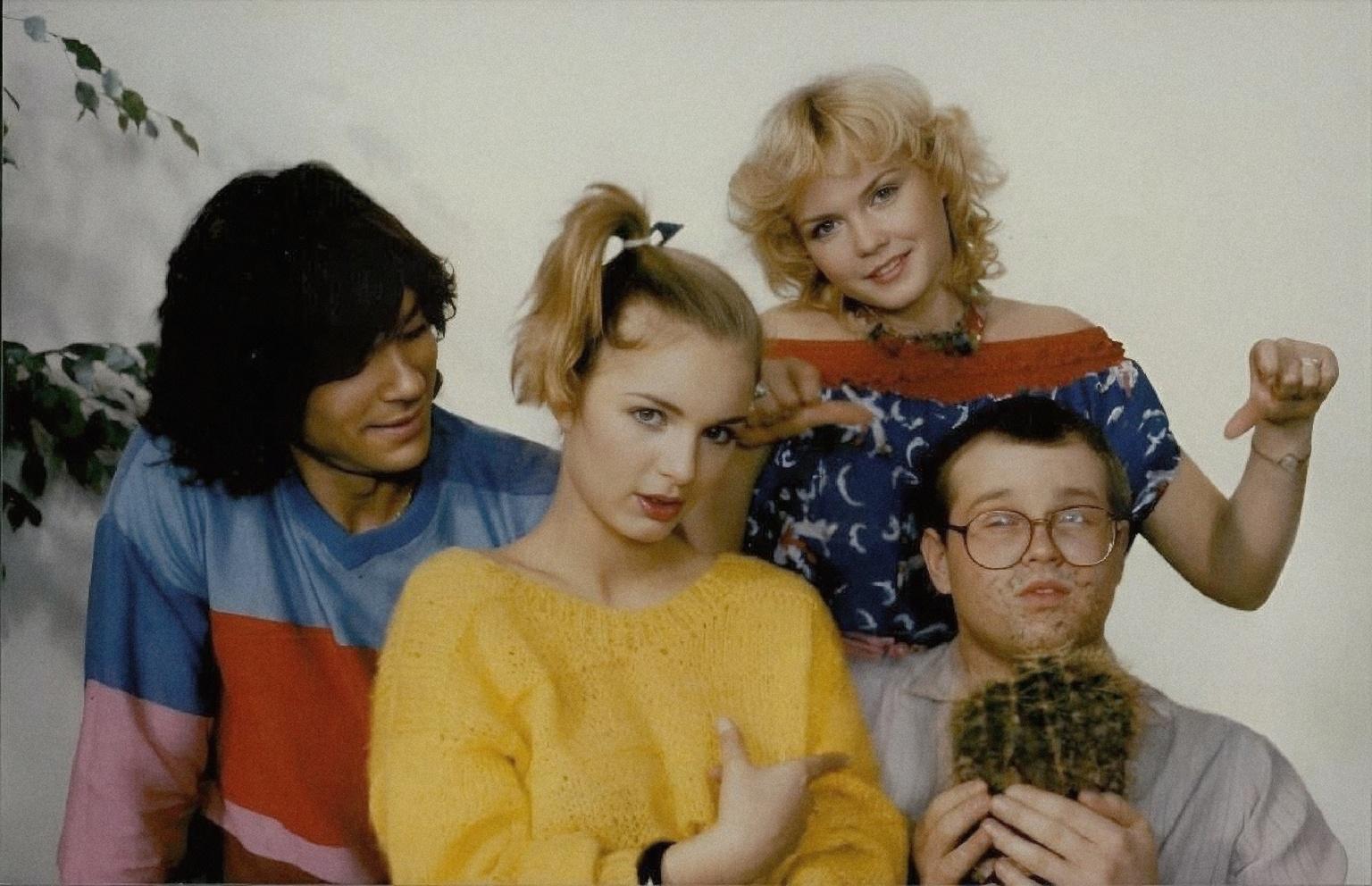 umarmung-nach-dem-fotoshooting-zum-film-ein-kaktus-cuabtkbyr