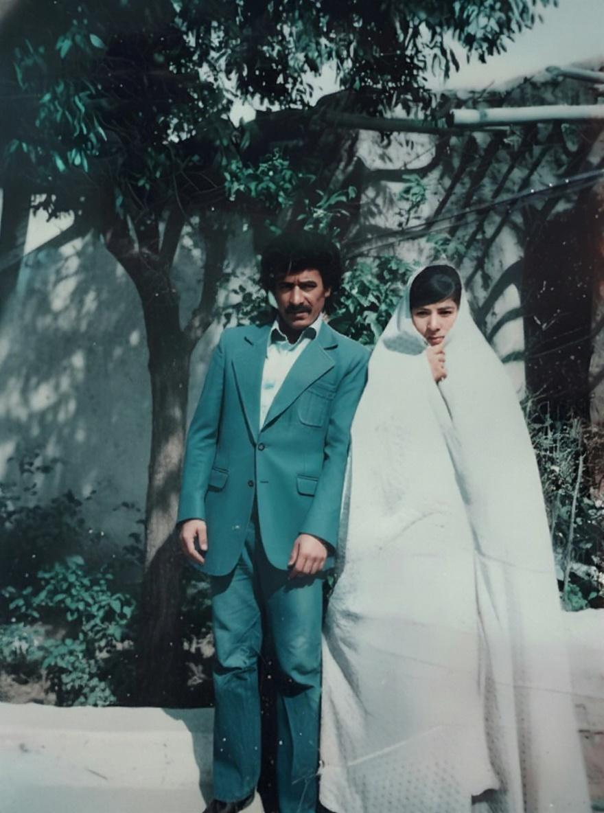 adjust-the-mans-posture-by-slightly-rotating-his-yjpsig51a6