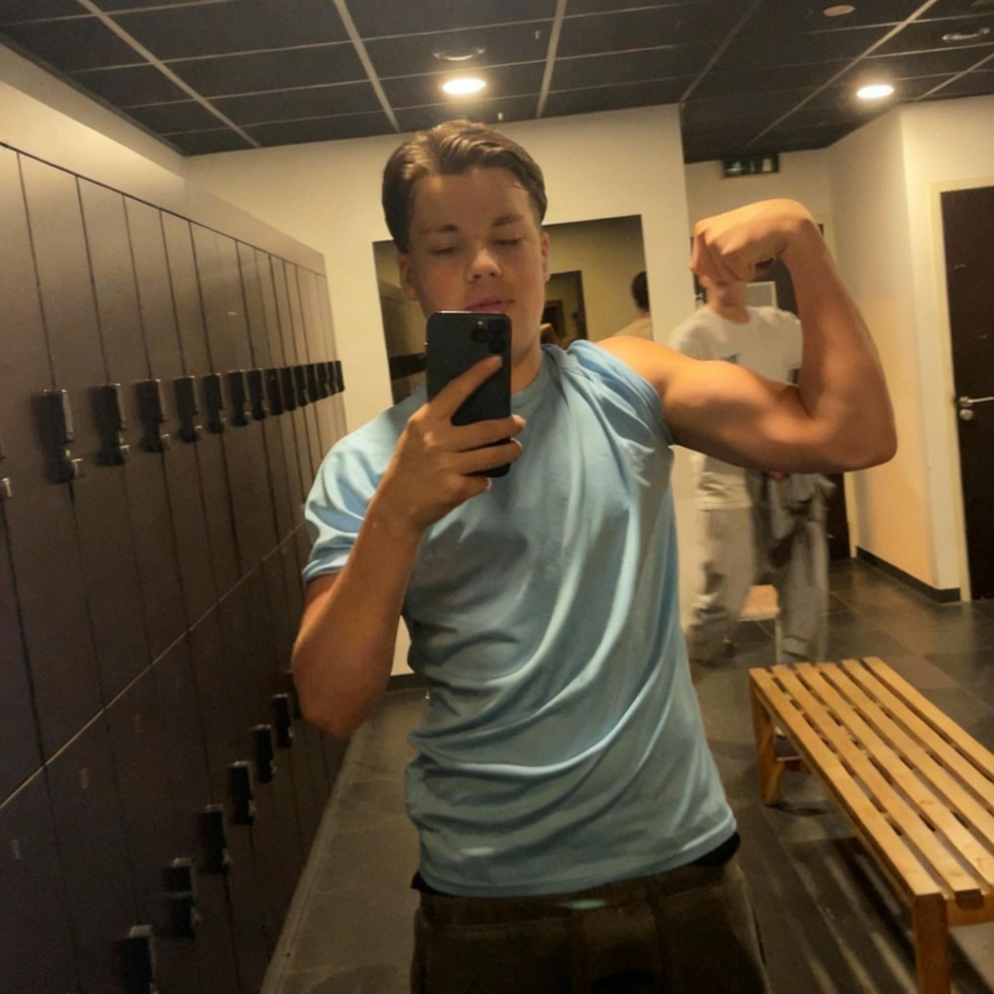 maak-me-arm-een-klein-beetje-gespierder-lzalv0sx9a