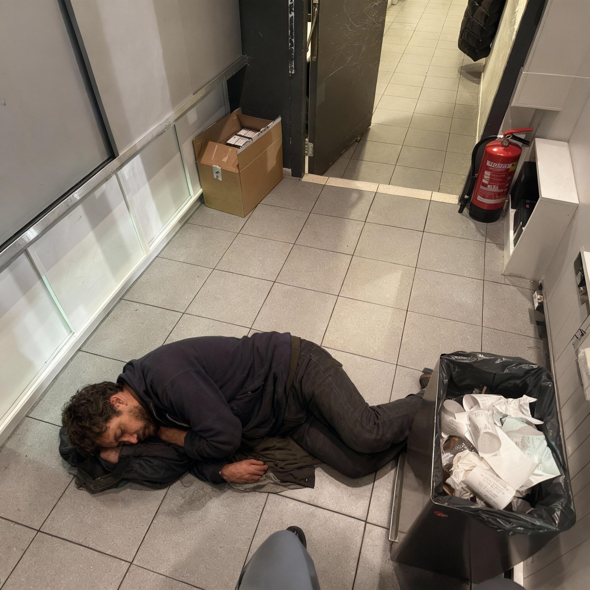 kun-je-een-zwerver-in-de-foto-bewerken-die-aan-het-249f6e1ii