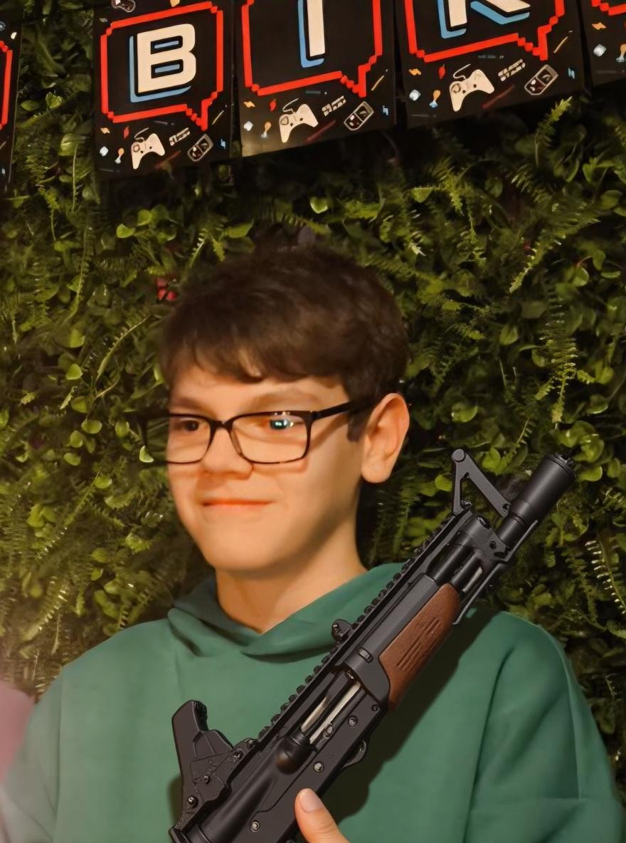 make-it-with-this-face-and-add-more-weapons-zjt39f1d82