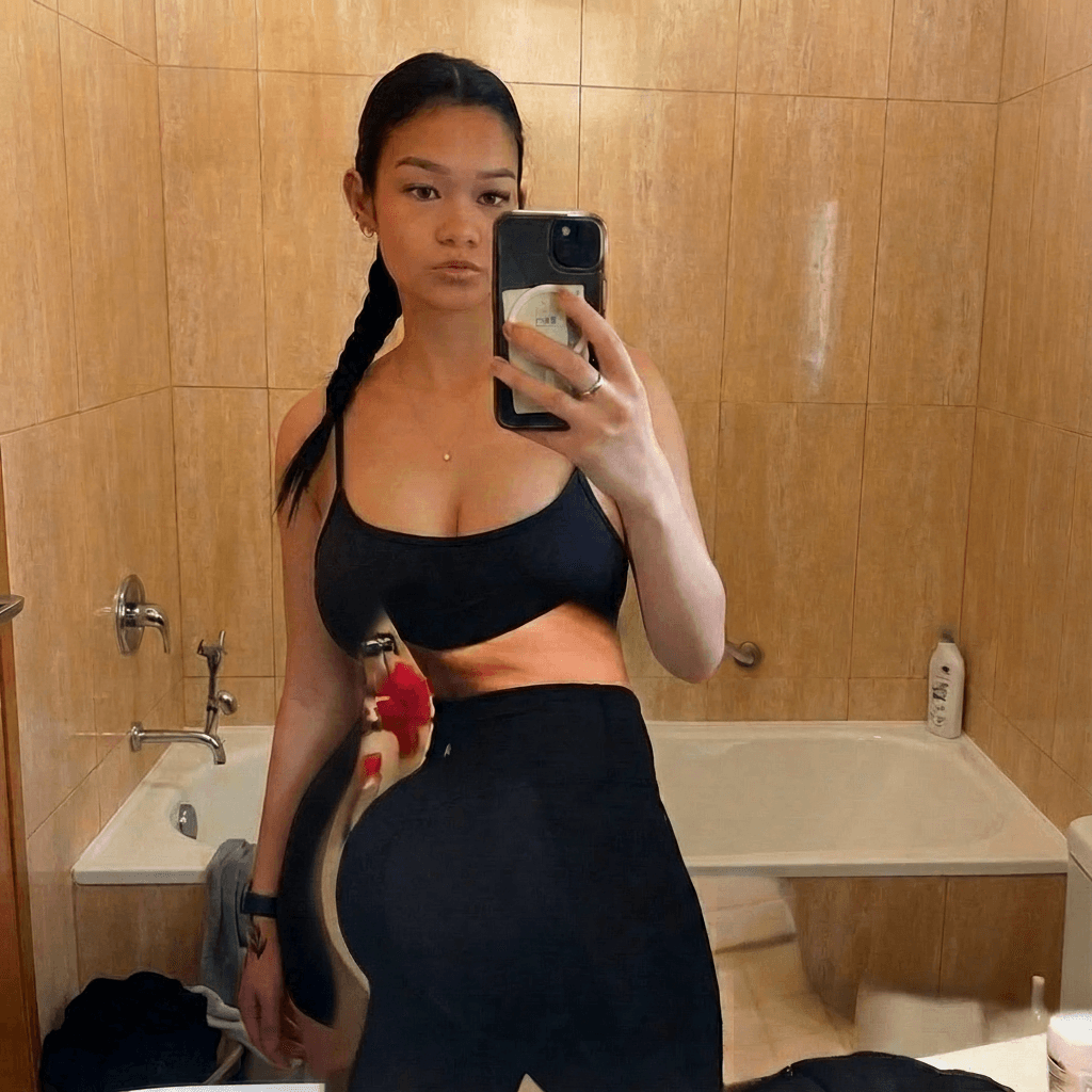 use-the-pose-of-the-girl-in-the-first-image-and-0y0ag9e6l3