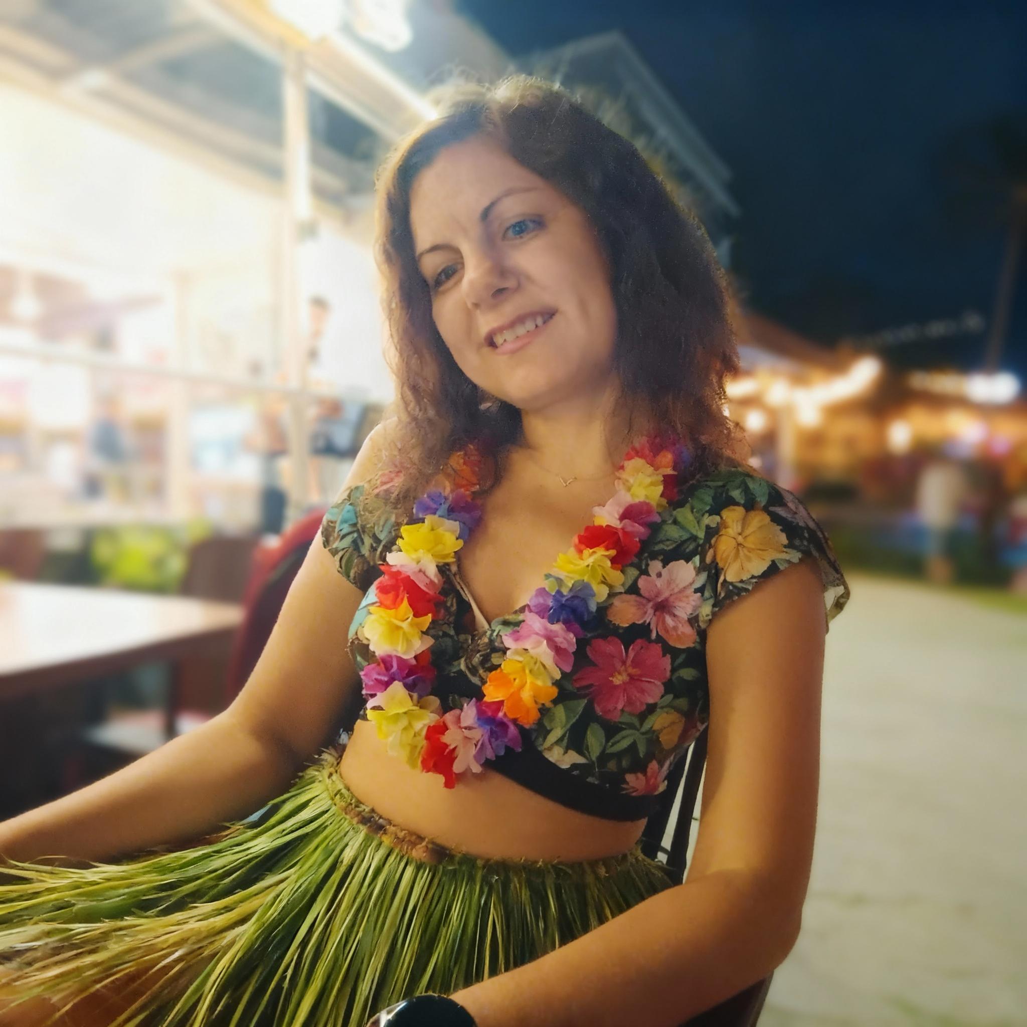 dress-the-woman-like-a-traditional-female-hawaian-yzukvzrt0m