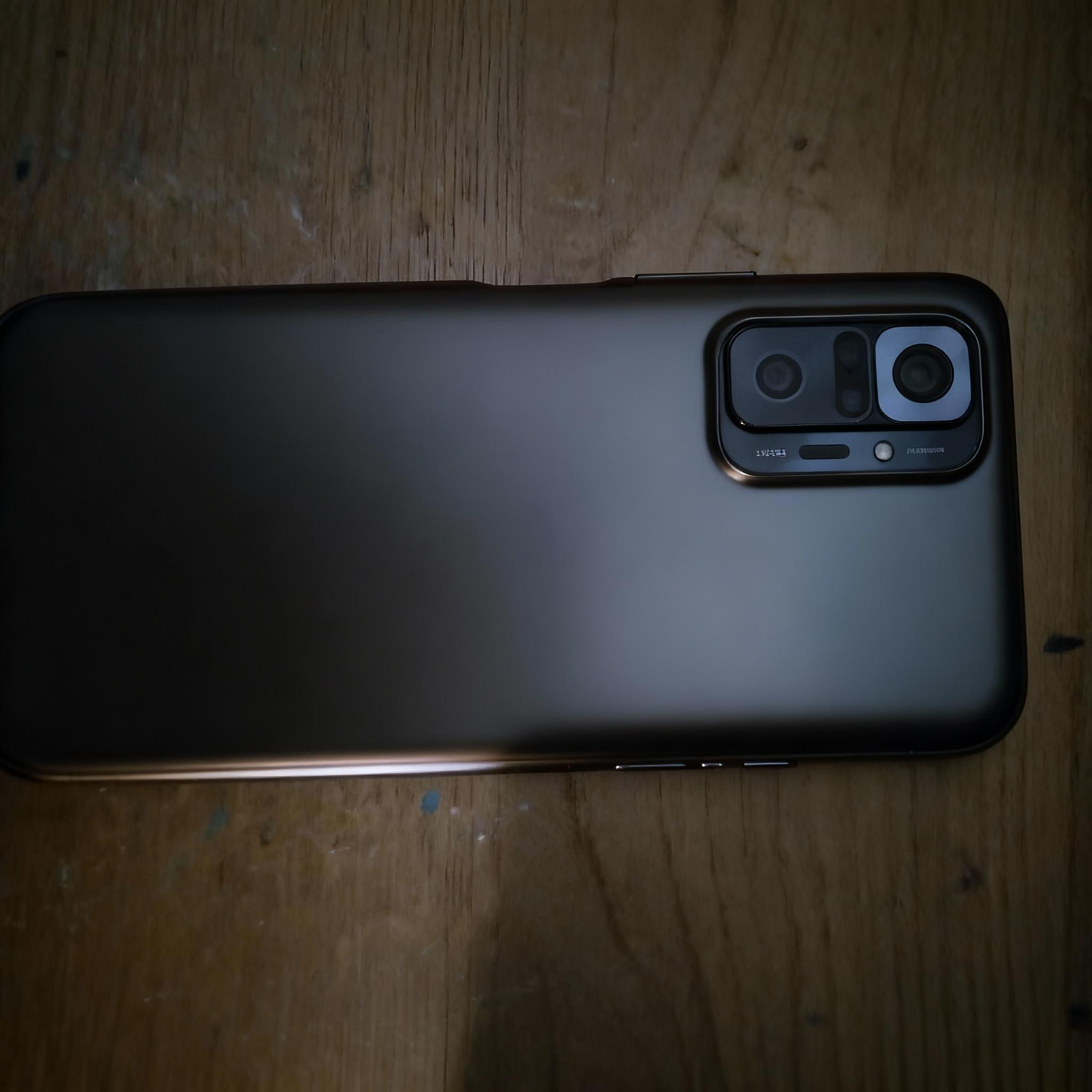 change-the-whole-phone-to-an-apple-iphone-16-pro-hhbe0z48qi