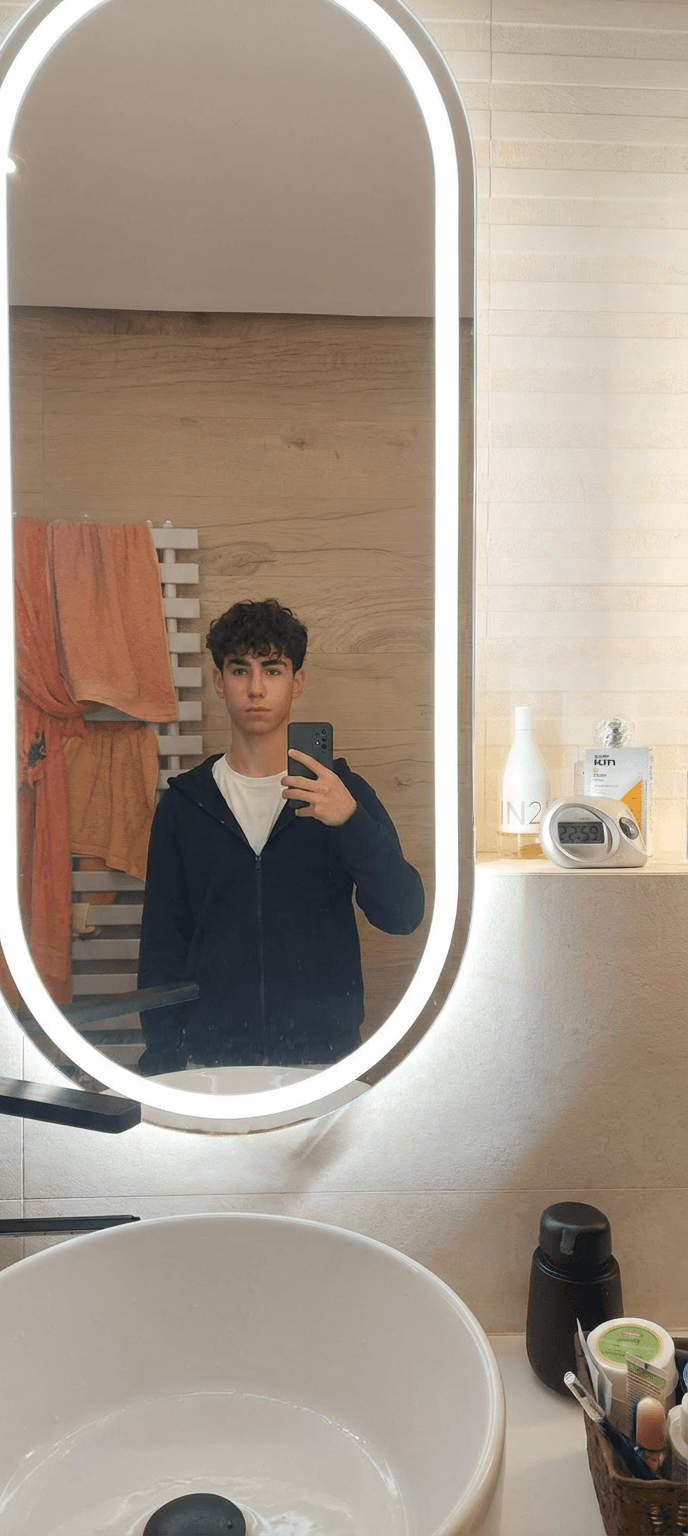 la-segunda-foto-pero-con-el-outfit-de-la-primera-0dwwd6e99q