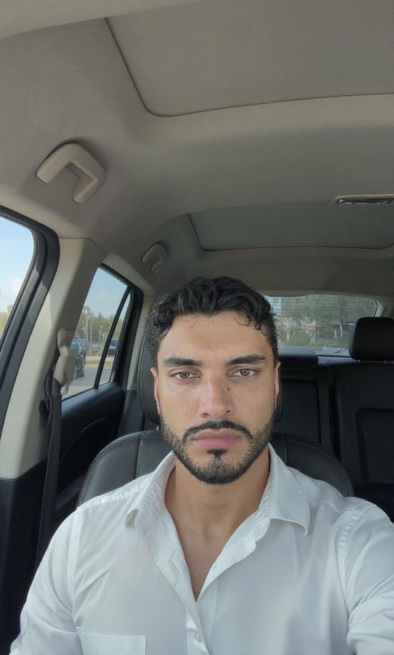 modifie-larriere-plan-par-une-voiture-de-luxe-et-shcv453bwu