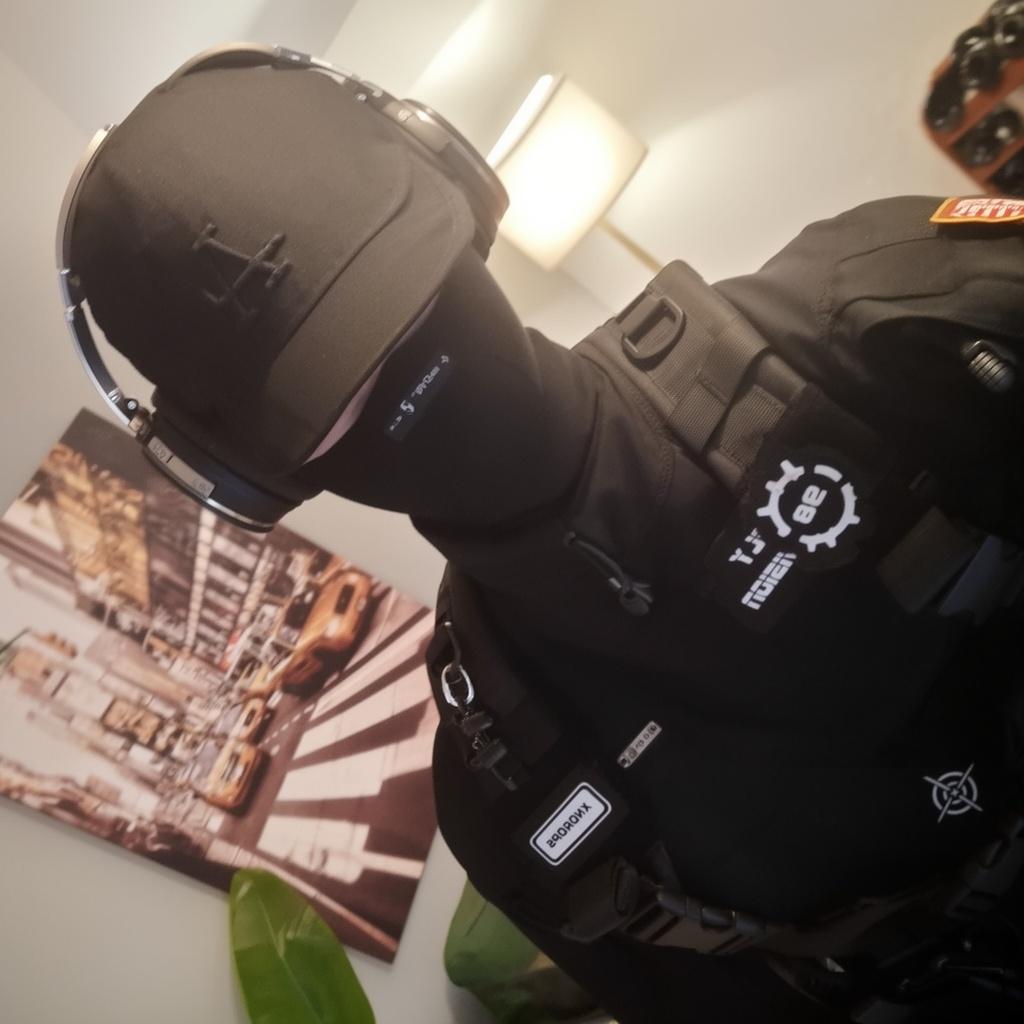 change-the-angle-and-make-the-lighting-more-xuxe57es4u-3