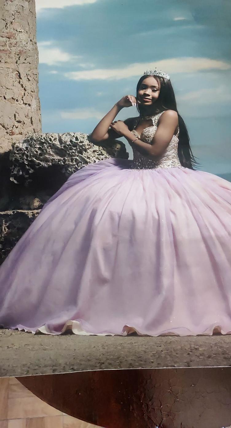 repair-colorize-and-edit-this-image-as-if-it-were-zcej1jtvqt