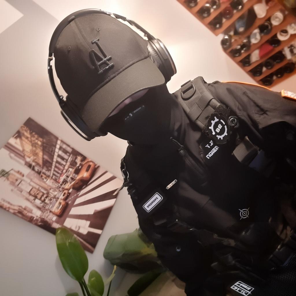 change-the-angle-and-make-the-lighting-more-xuxe57es4u-2