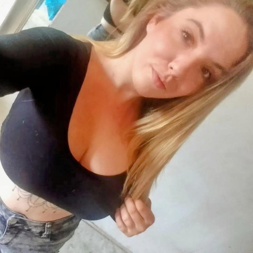 nue-sein-devant-moi-2xevh9p0il