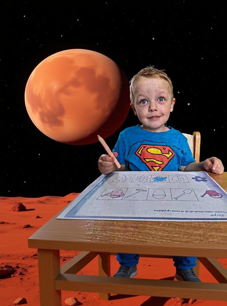 chlopiec-maly-astronauta-w-swojej-rakiecie-ehw70mge16