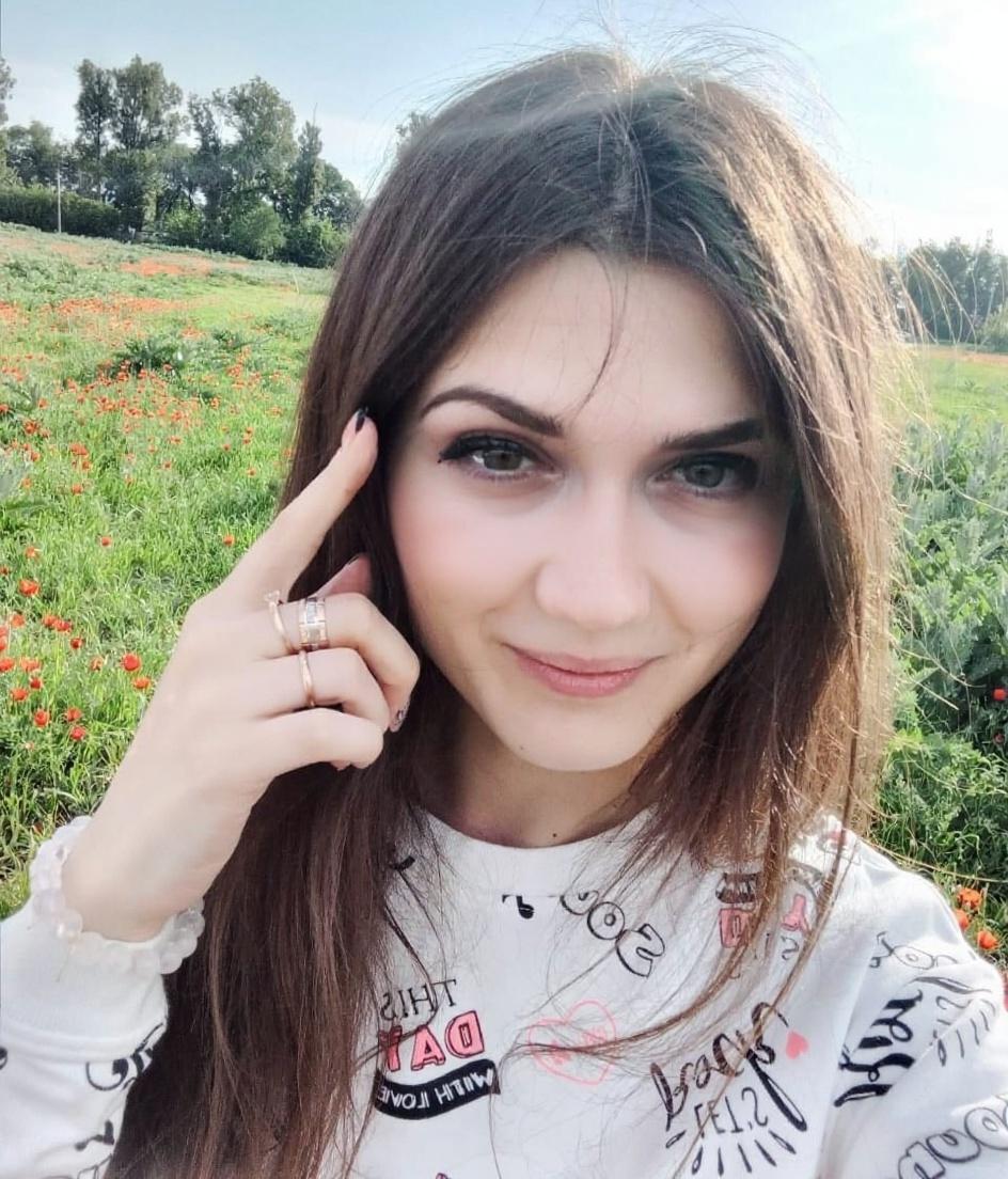 ubrat-ochki-bolshie-otkrytye-glaza-gladkaya-kozha-etptnx68ep