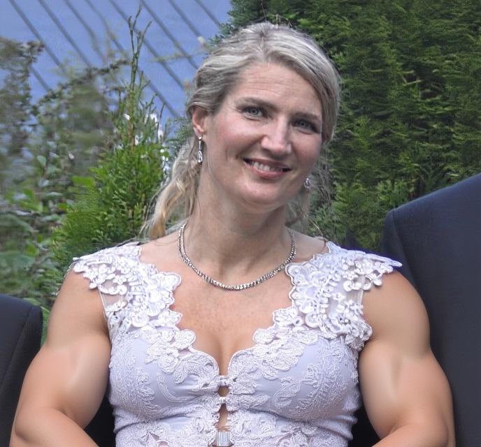 a-beautilful-muscular-female-body-zf5rsy3bh8