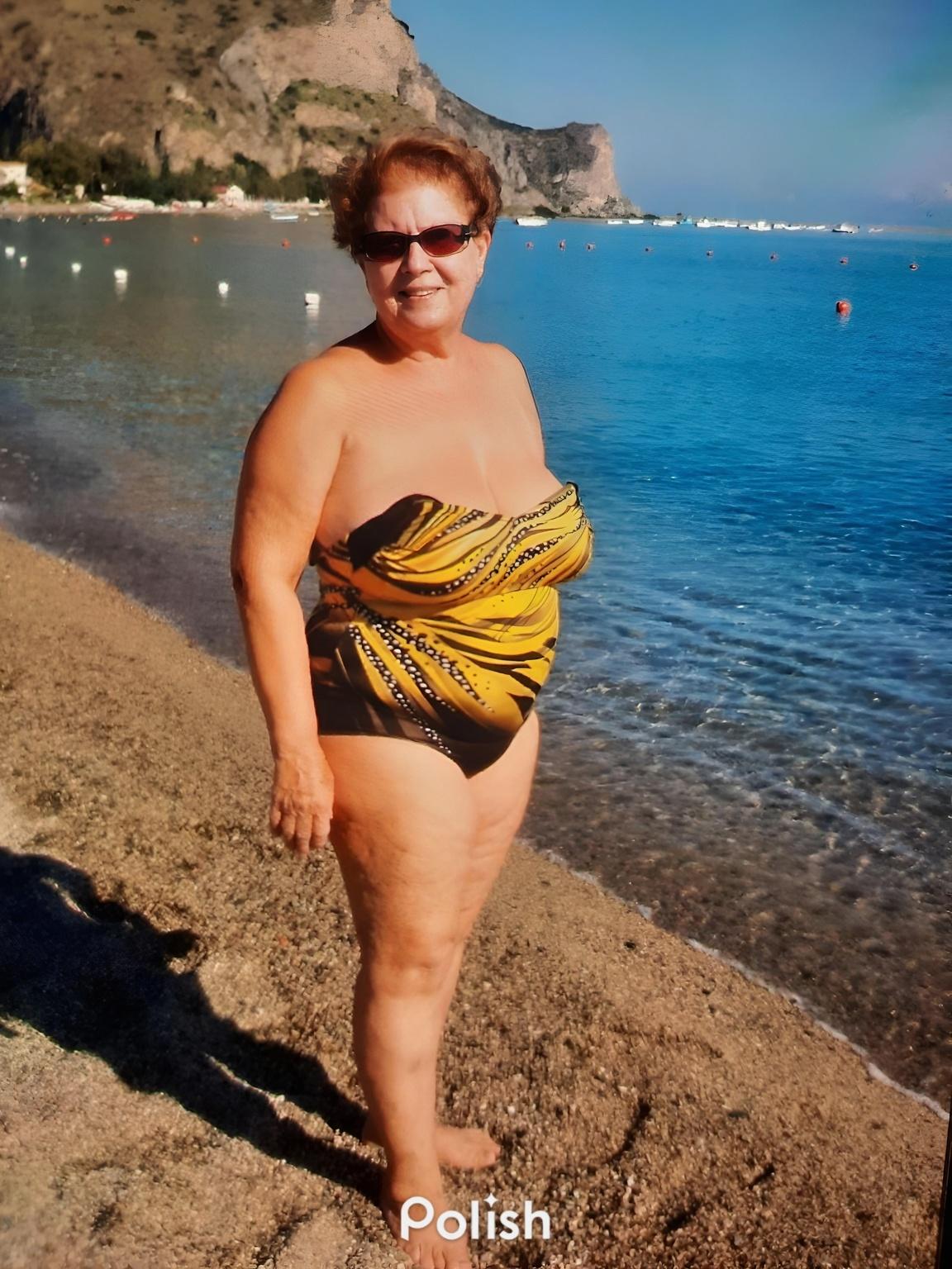 zeige-sie-mir-mit-mehr-oberweite-x4n4ibbxq4