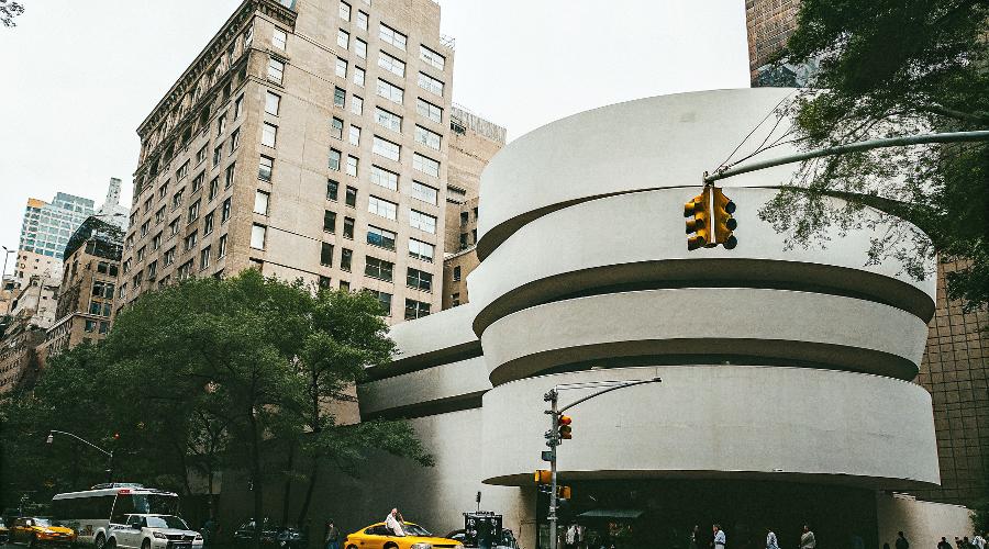 a-highly-photorealistic-image-of-the-dm5r275abt