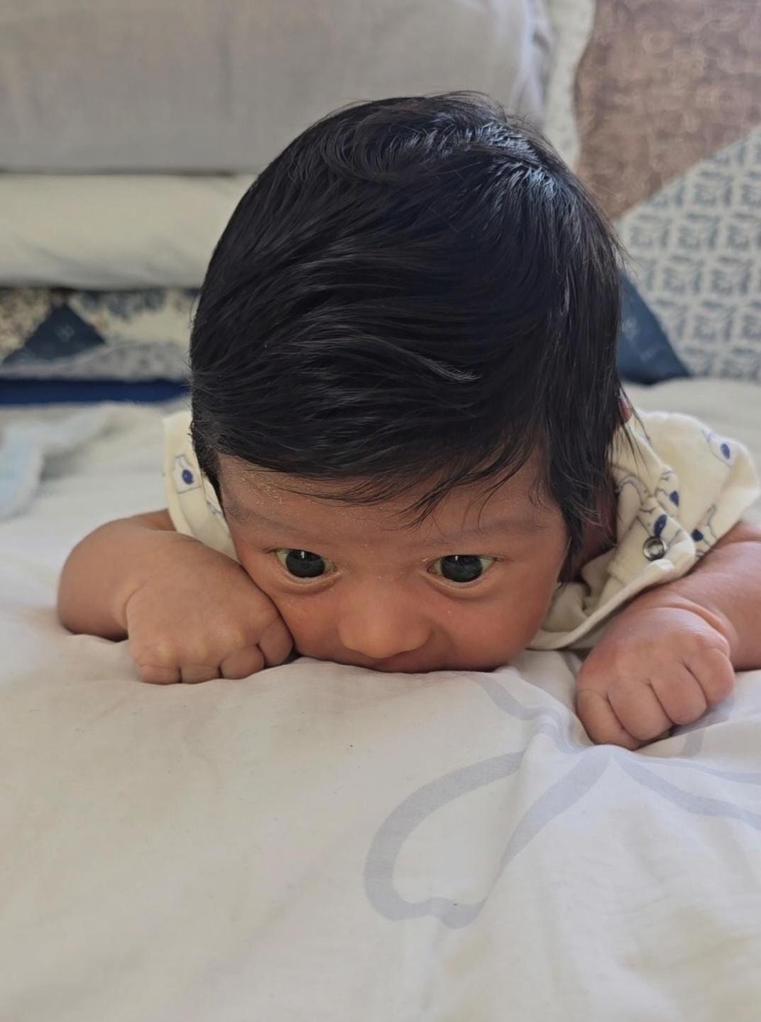 cambiar-fondo-por-fondo-de-bebe-con-juguetes-wx2njg1vbp