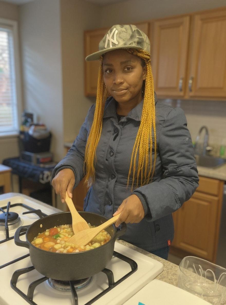 moi-dans-la-cuisine-de-mon-appartement-au-canada-54uo0dywnr